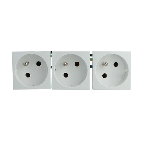 PRISE TRIPLE COURANT FRANÇ - 6 MOD BLANC